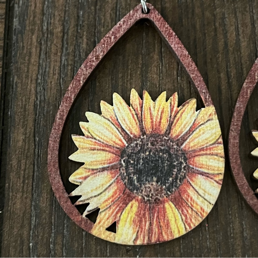 π» Sunflower Wood Teardrop Earrings | Boho Chic Lightweight | NEW NWT β¨ - Picture 2 of 5